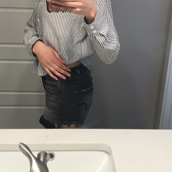 Black denim shorts - Picture 2 of 4